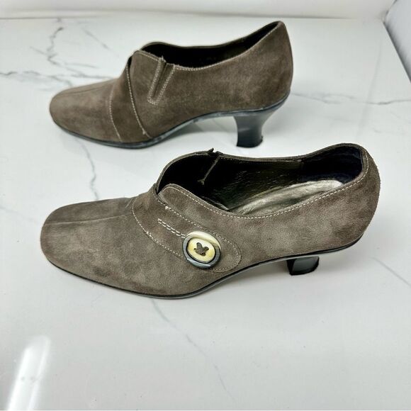 La Canadienne Suede Heels- Size 7.5 - Picture 10 of 15